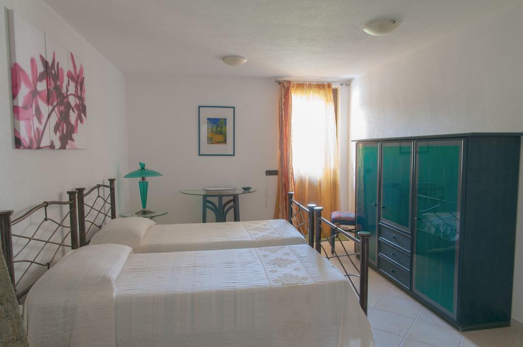 B&B Le Fresie Νουόρο Δωμάτιο φωτογραφία