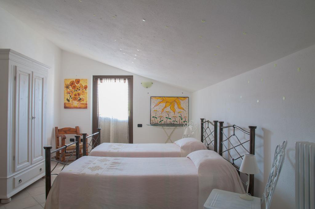 B&B Le Fresie Νουόρο Δωμάτιο φωτογραφία